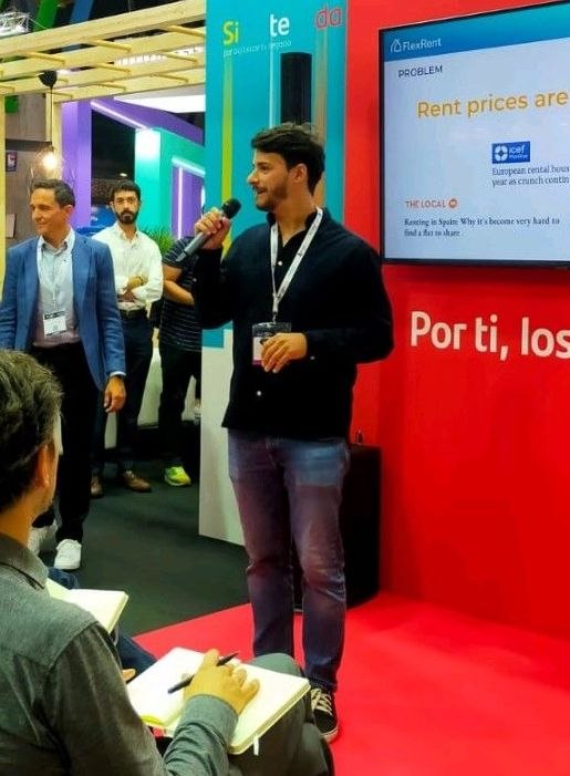 Francisco pitching at South Summit Santander stage